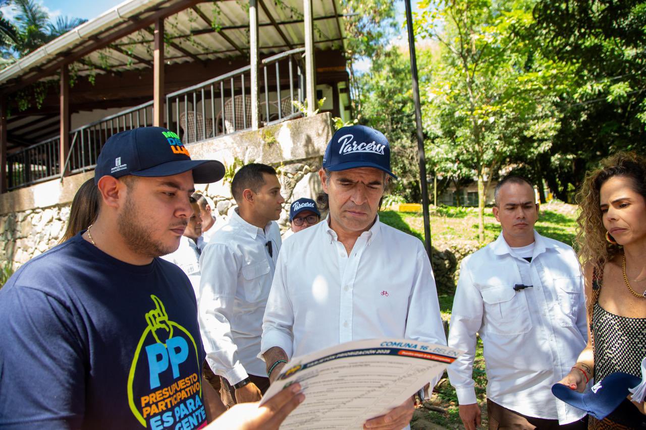 El alcalde de Medellín, Federico Gutiérrez, invitó a los ciudadanos a elegir sus proyectos en las votaciones de Presupuesto Participativo