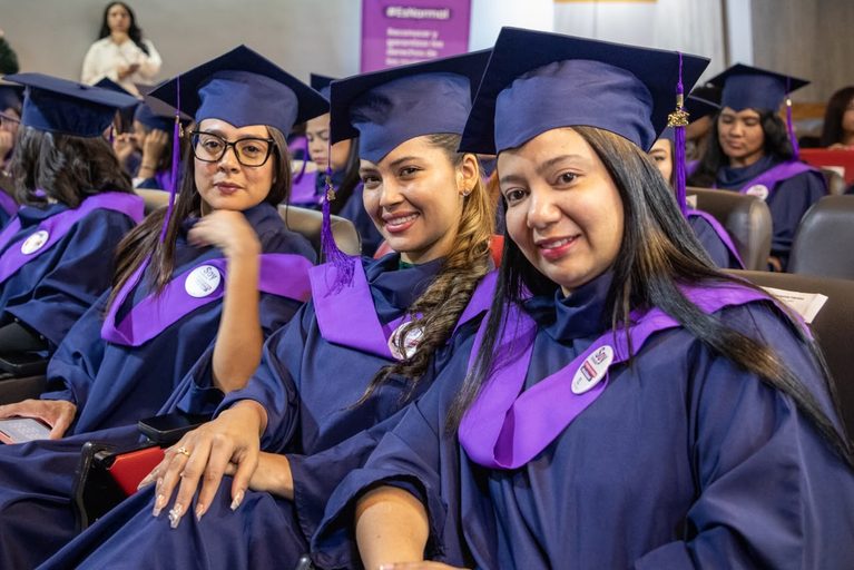 Veintinueve antioqueñas se certificaron con el programa Mujeres al Volante de su Futuro y abrieron camino hacia su autonomía económica.