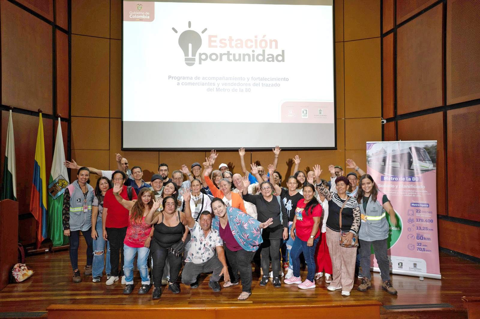 Inician conversatorios y capacitaciones para comerciantes y vendedores del corredor