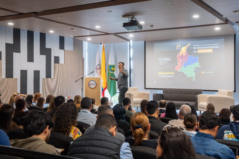 AcademIA Summit puso a conversar a la educación superior sobre los retos que vienen
