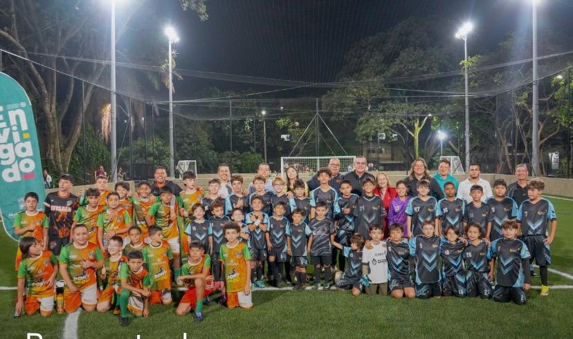 Envigado entregó nuevas canchas sintéticas para la comunidad de Milán