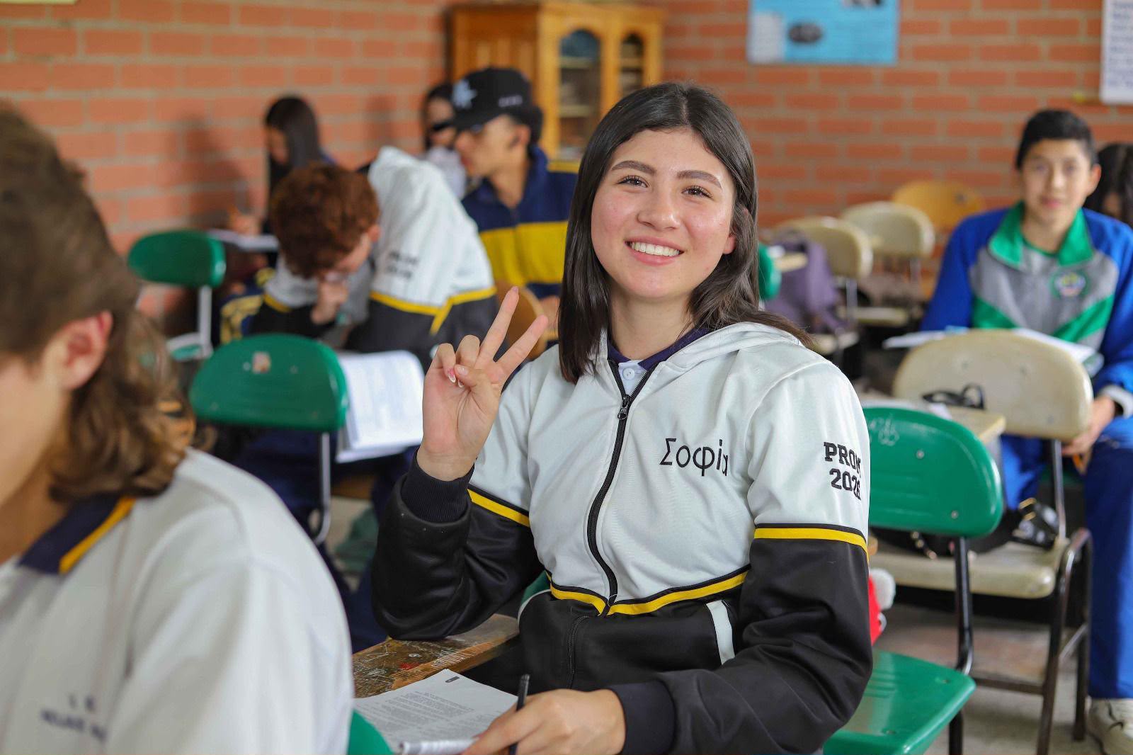 Estudiantes de Antioquia podrán evaluar y certificar su nivel de inglés con la estrategia Antioquia First for Schools