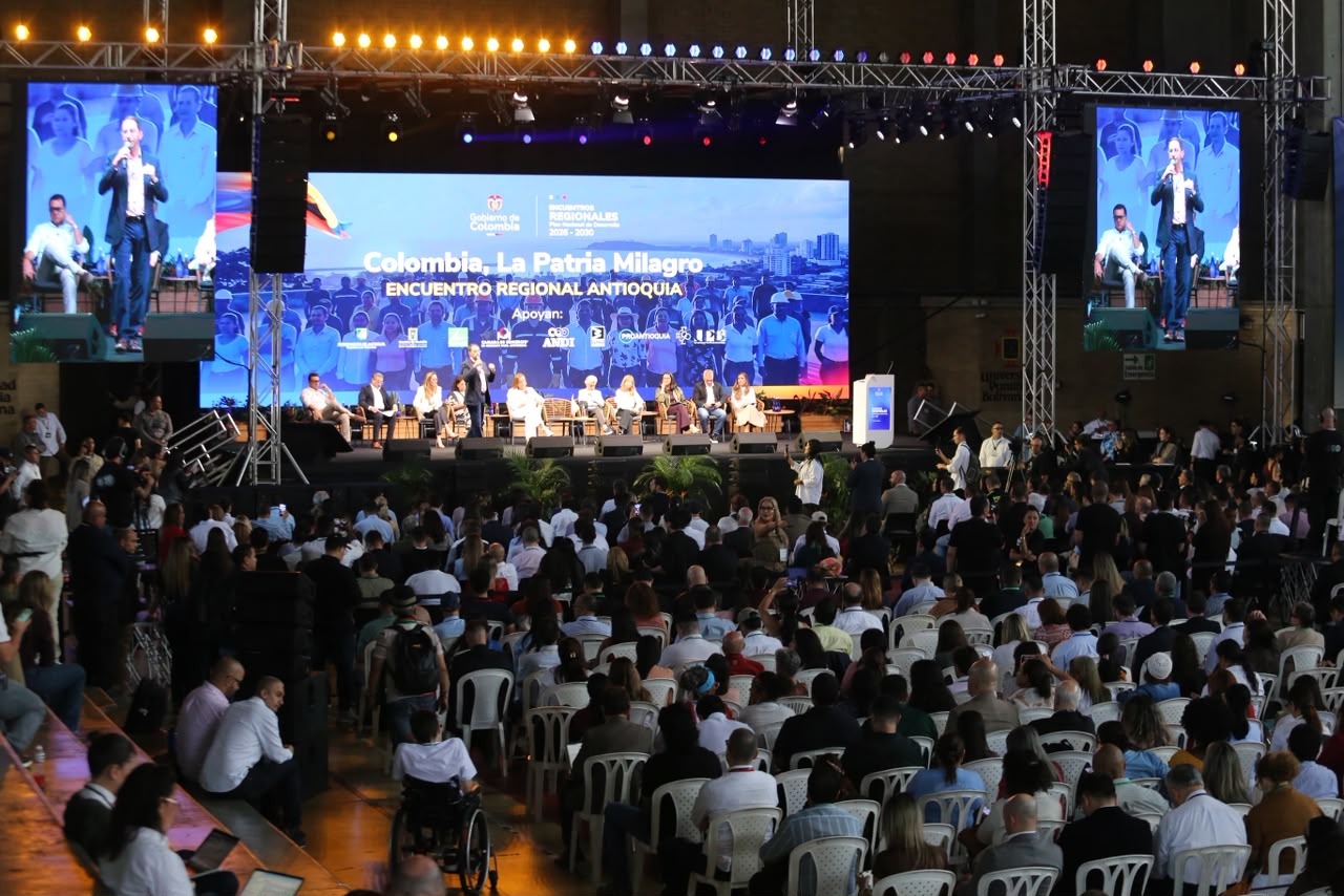 Gobernador Andrés Julián propuso incluir proyectos estratégicos de Antioquia en el Plan Nacional de Desarrollo 2026-2030