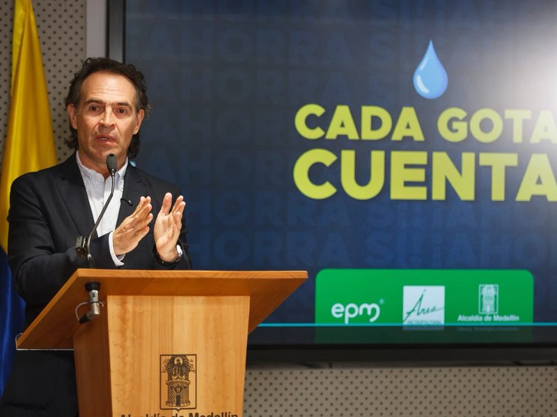 Federico Gutiérrez, alcalde de Medellín, anuncia la suspensión del racionamiento de agua en la parte alta de las zonas Nororiental y Centrooriental